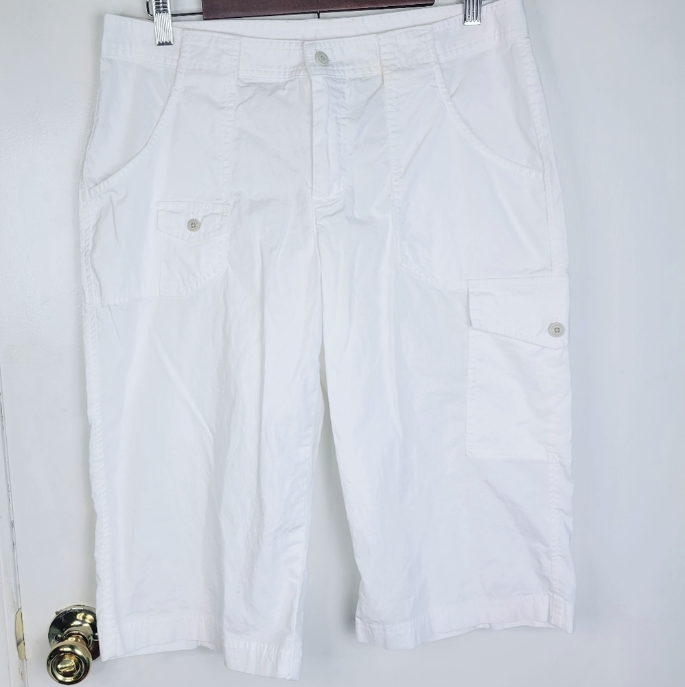 Columbia XCO White Capris Sz 10